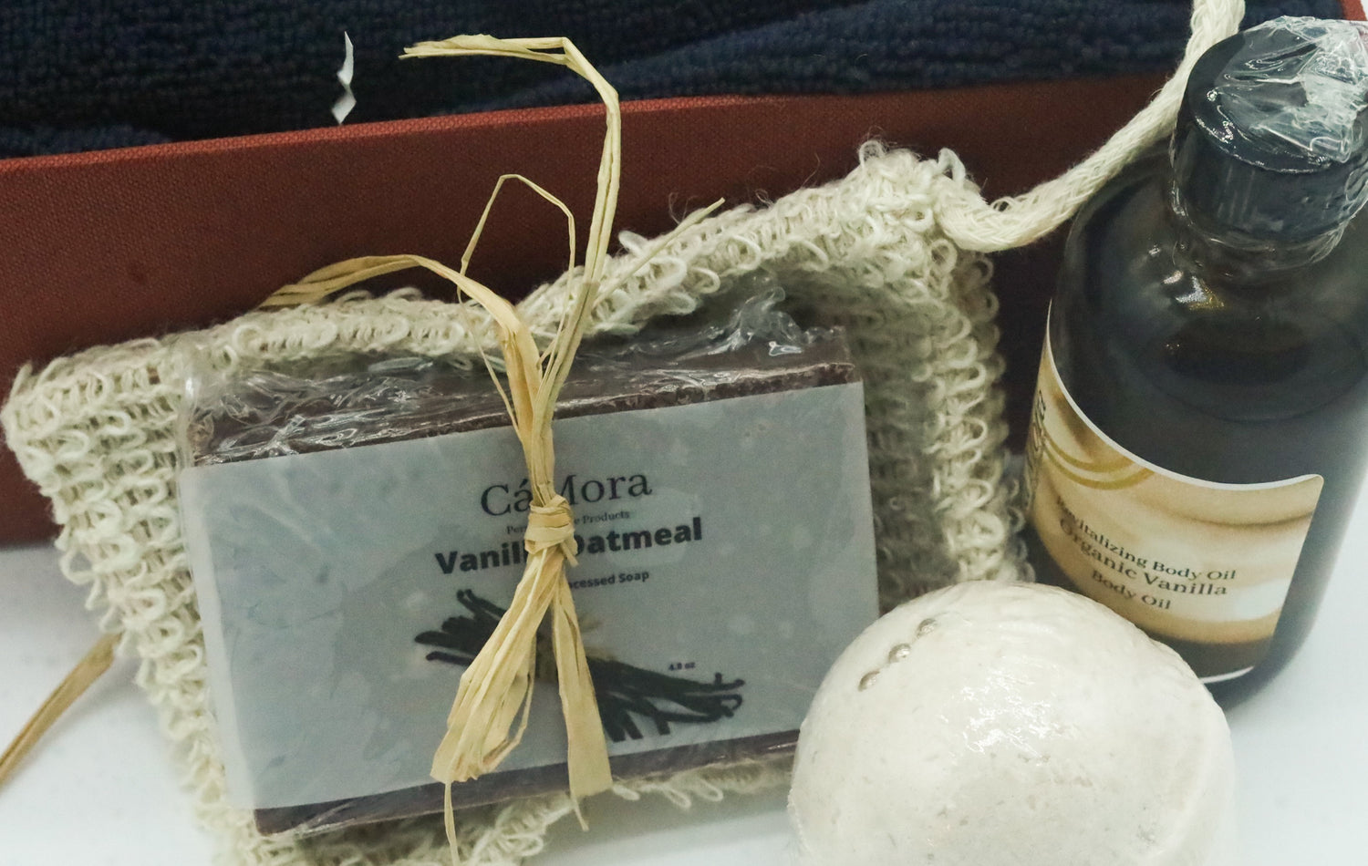 Ca'Mora vanilla body oil and bath bomb set