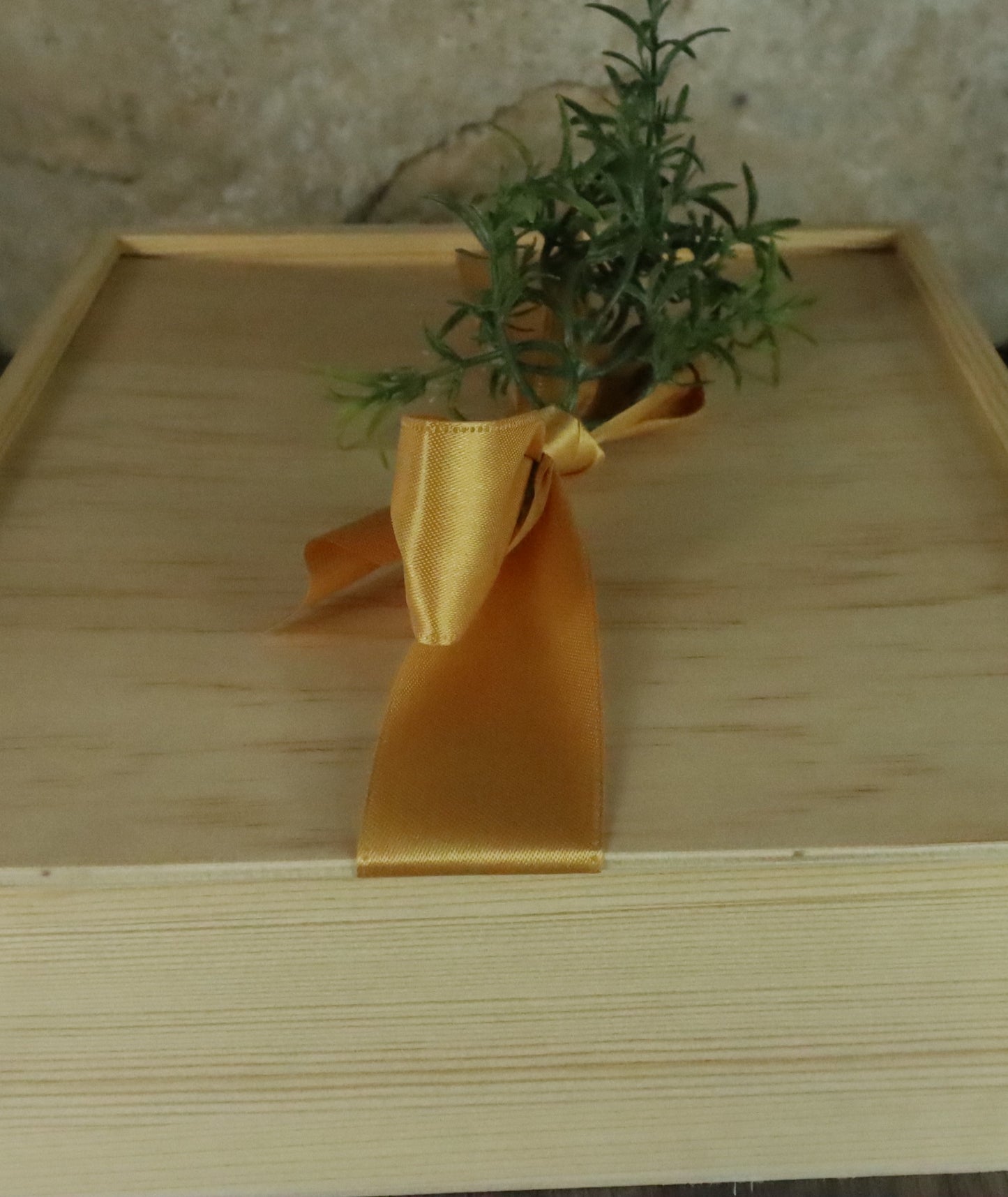 Ca'Mora gift boxes are wooden keepsake boxes.