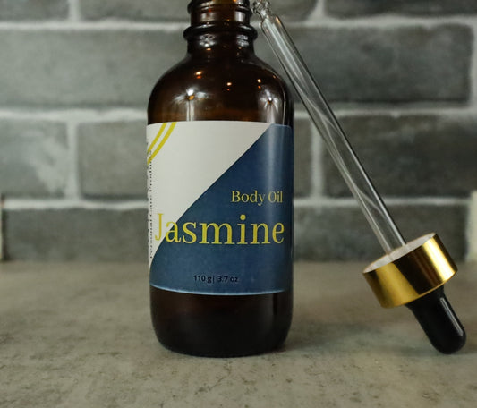 Jamine organic body oil for soft skin, for moisturized skin.