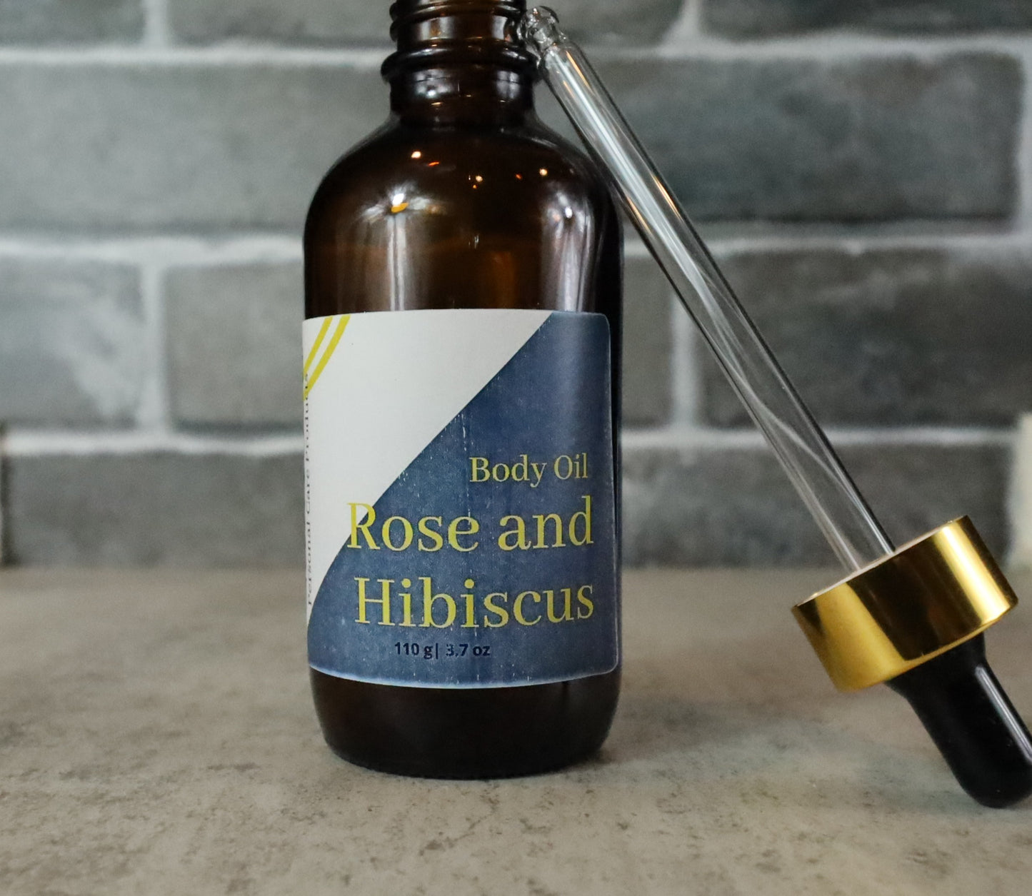 Rose and Hibiscus organic body oil for soft skin, for moisturized skin.